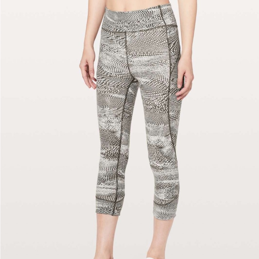 Lululemon In Movement Crop Everlux 19" in Swerve Vapor Metal Grey